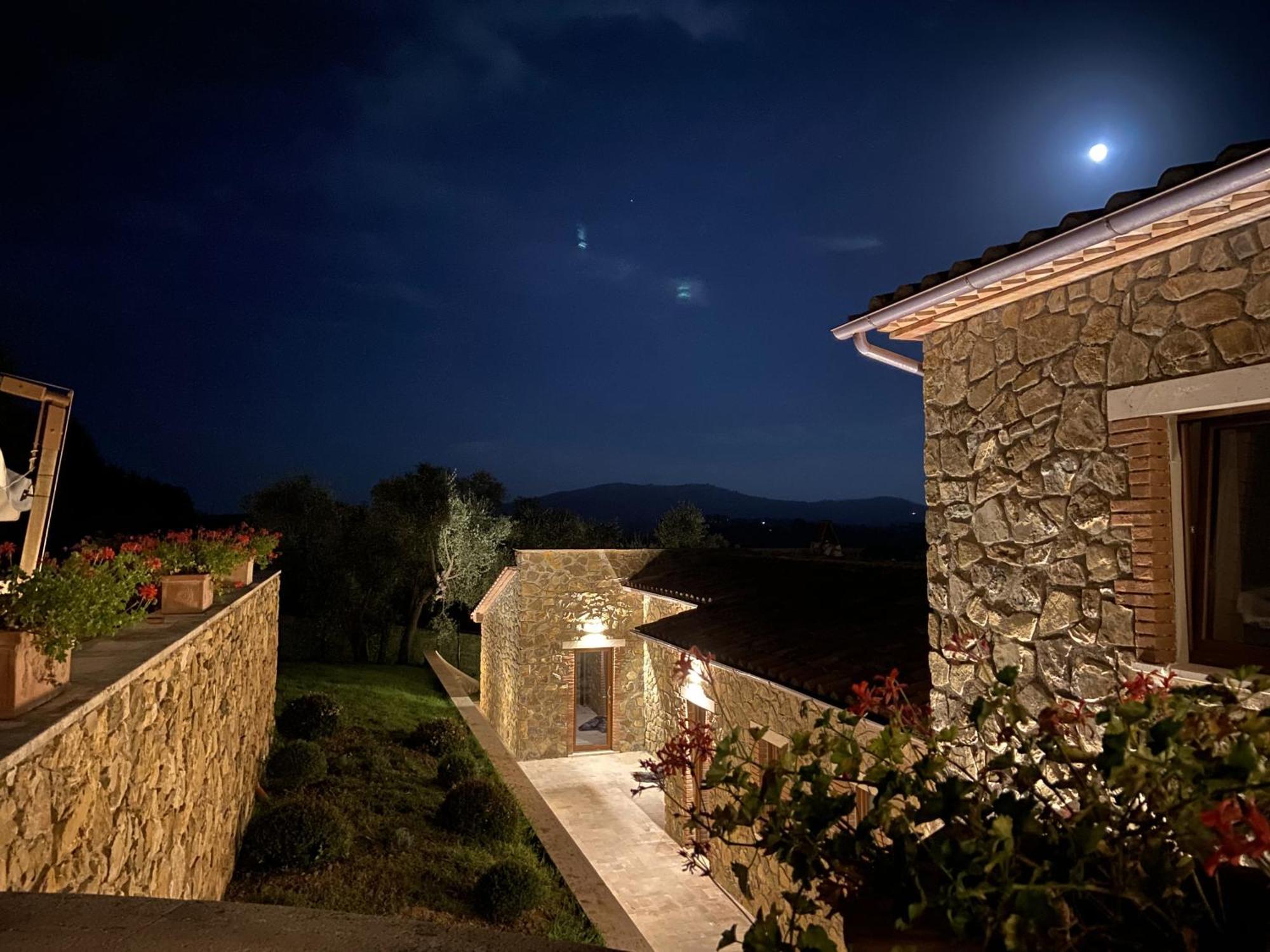 Fattoria Pianetti Guest House Манчано Екстериор снимка